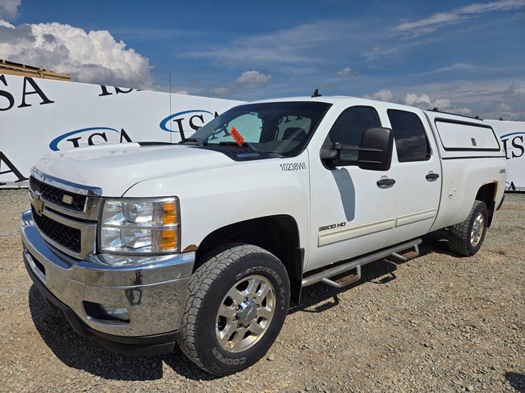 2014-chevrolet-3500-image-1