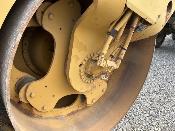 caterpillar-cb54-image-18