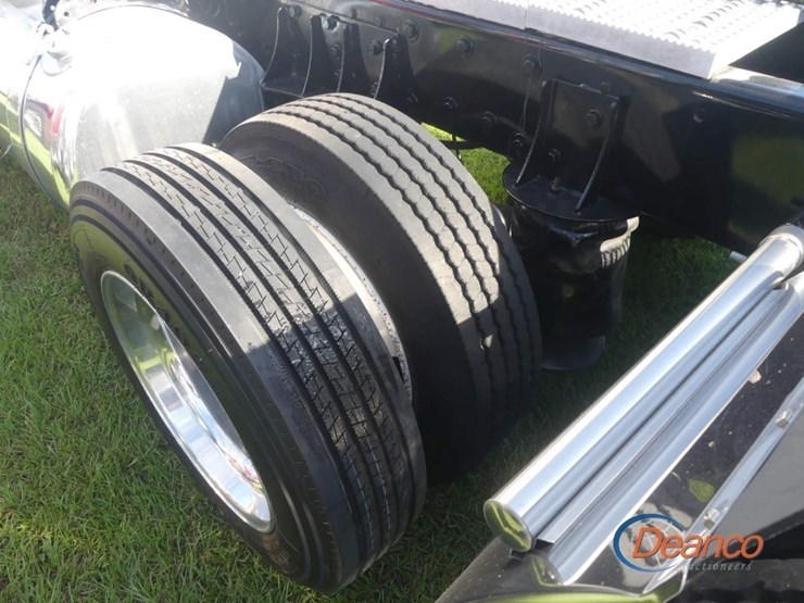 1997-peterbilt-378-image-6