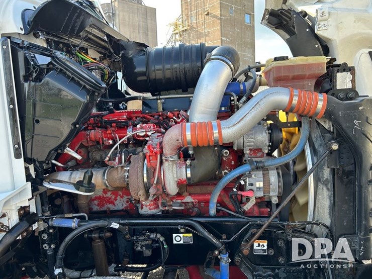 2013-kenworth-day-cab-truck-(pz13878,-unit-128)-image-6
