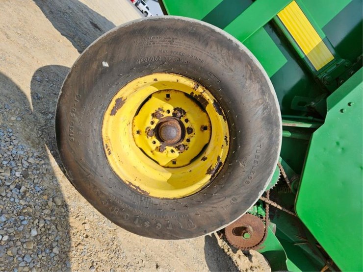 john-deere-566-image-30