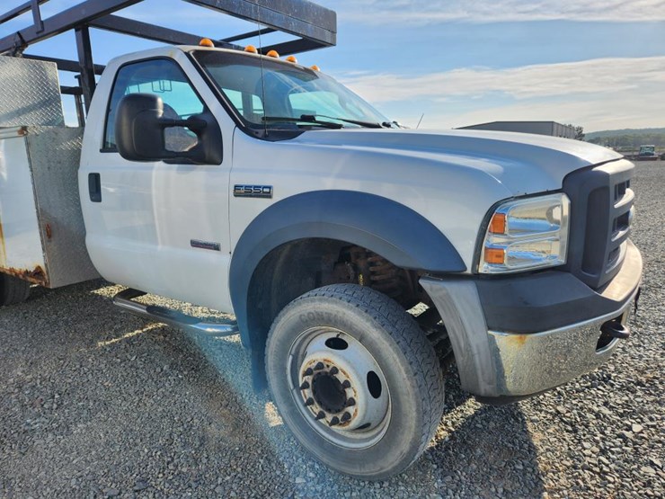 2006-ford-f550-image-16