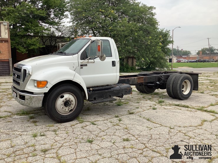 2015-ford-f650-image-1