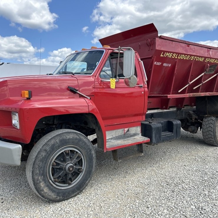 1989 FORD F800