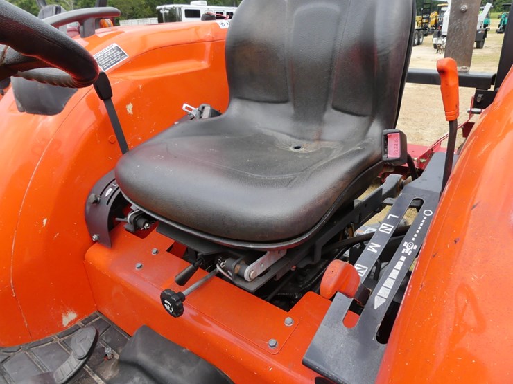 2020-kubota-mx5400-image-10