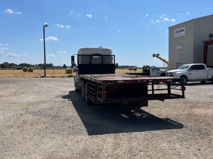 1999-freightliner-century-class-flatbed-truck-(pz13910,-unit-15073)-image-4