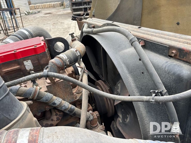1995-ihc-9400-dry-tender-truck-(pz13881)-image-24