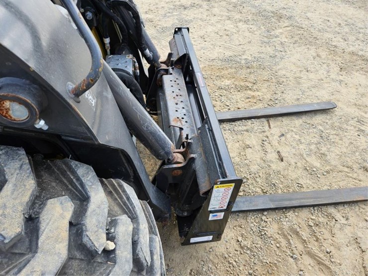 new-holland-l328-image-11