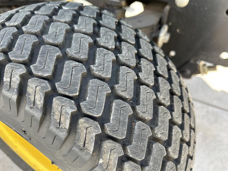 john-deere-425-image-38
