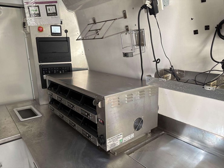 2021-mercedes-benz-sprinter-4500-image-19