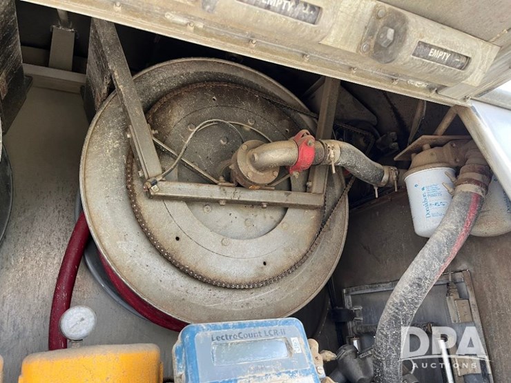 2010-freightliner-business-class-m2-petroleum-truck-(jn2961,-unit-491)-image-49