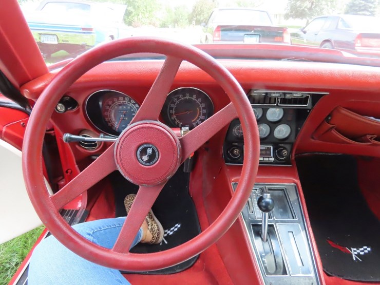 1976-chevrolet-corvette-stingray-image-15