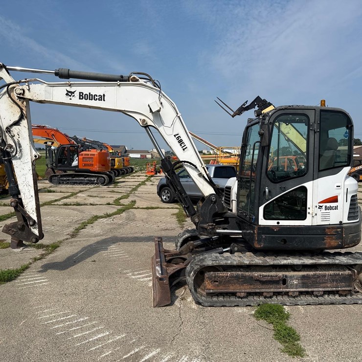2017 BOBCAT E85