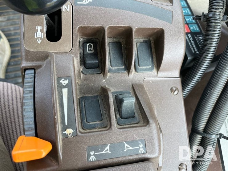 2012-john-deere-4630-image-40