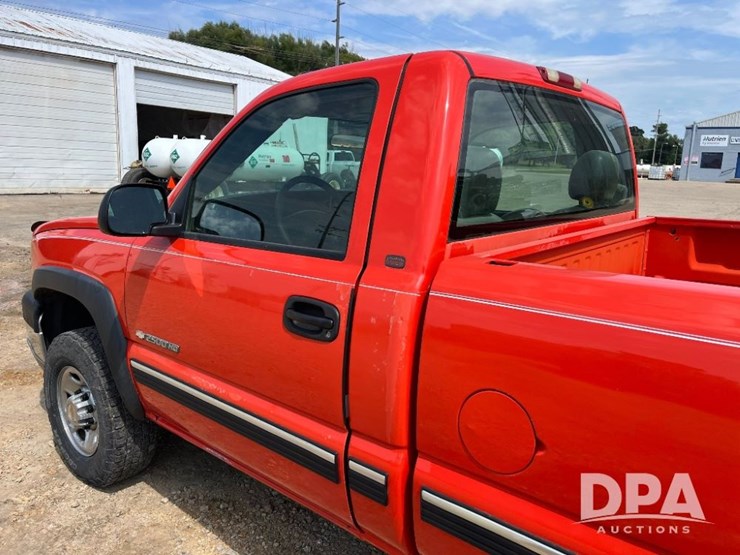 2004-chevrolet-2500hd-image-43