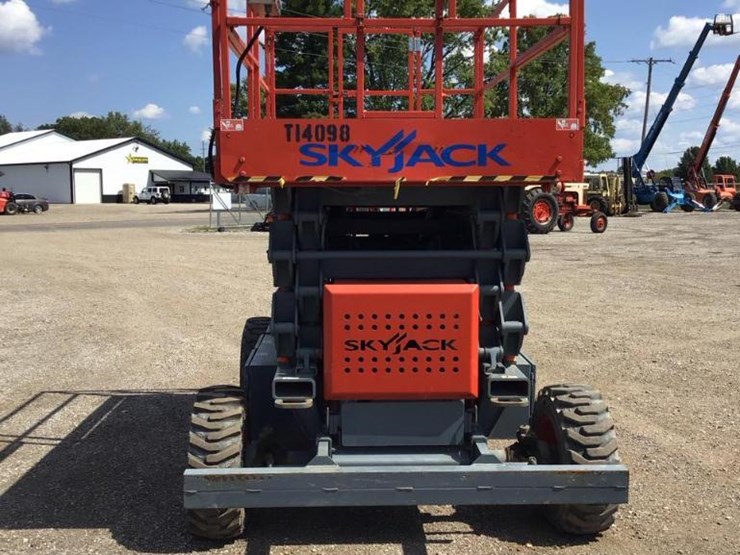 2006-skyjack-sj8243rt-image-9
