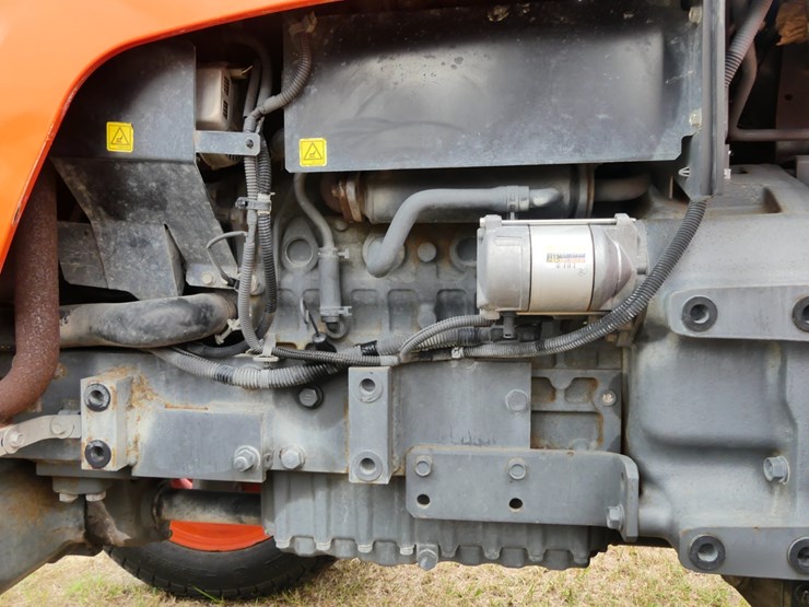 2016-kubota-m5660su-image-9