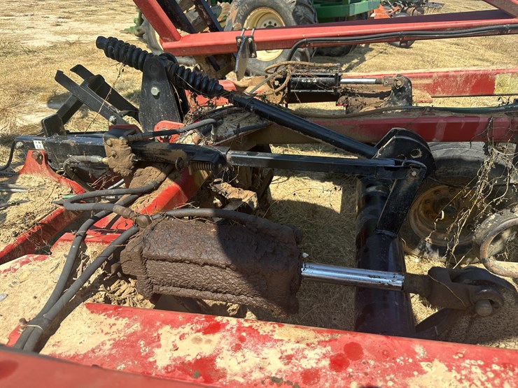 case-ih-330-image-34