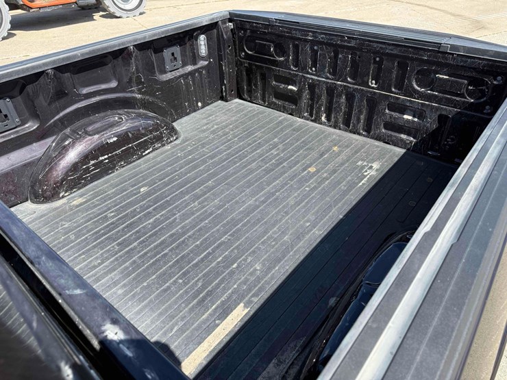 2020-ford-f150-lariat-image-13