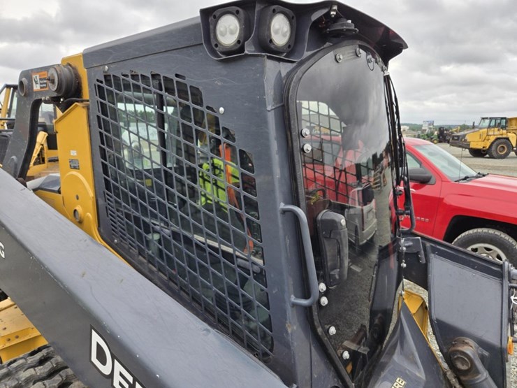 2022-deere-333g-image-38