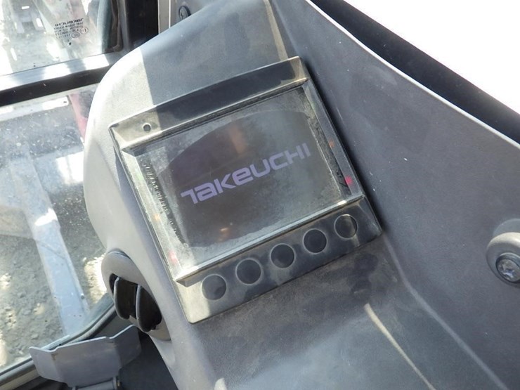 2017-takeuchi-tb290-image-32