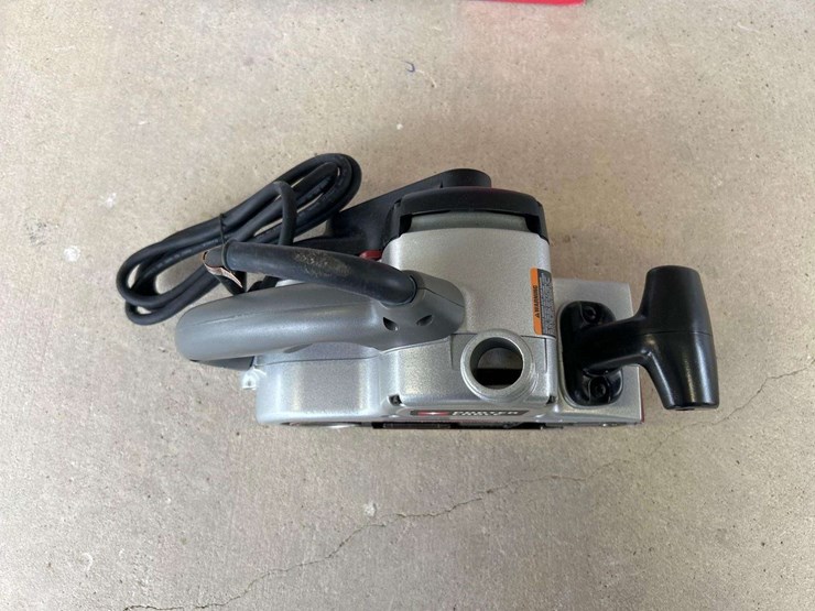 porter-cable-352vs-3x21in-variable-speed-belt-sander-image-2
