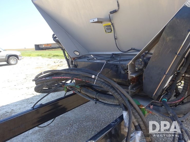 2021-john-deere-f4365-image-40