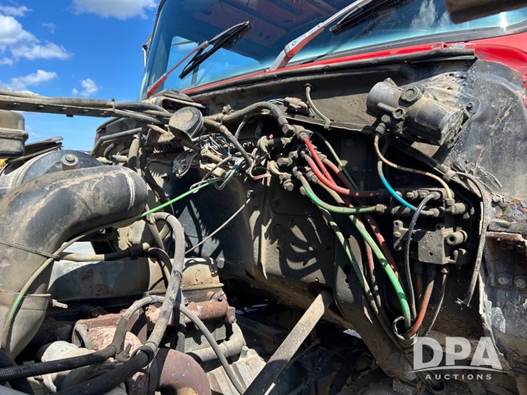 1992-ford-l8000-image-8