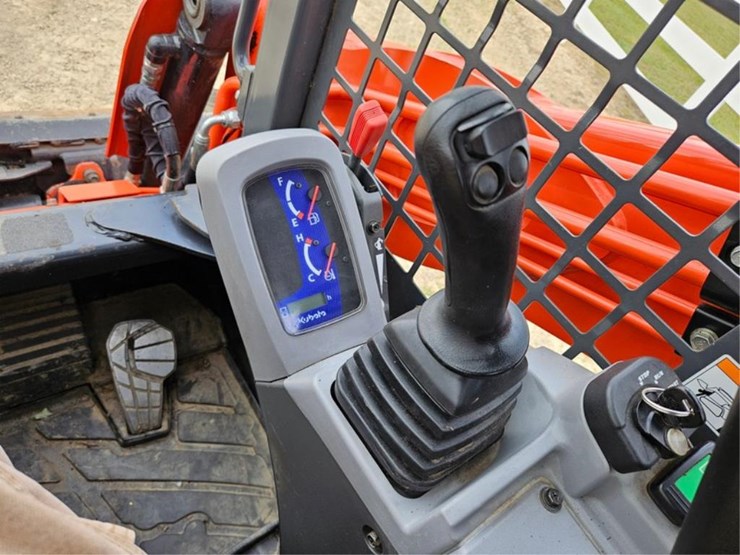 kubota-svl75-2-image-23