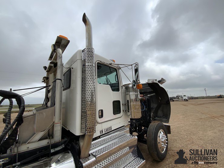 2015-kenworth-w900-image-19