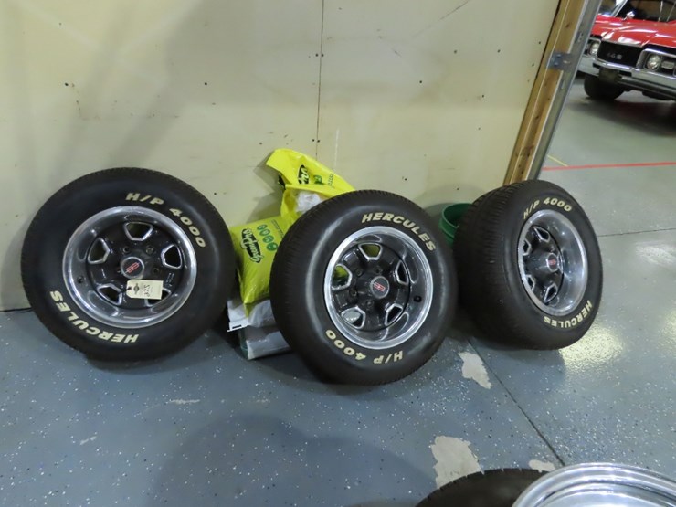 1970's-oldsmobile-rallye-rims-in-black-image-1