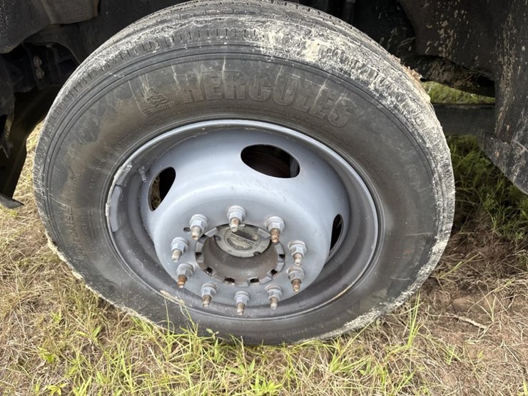 2020-ford-f550-image-52