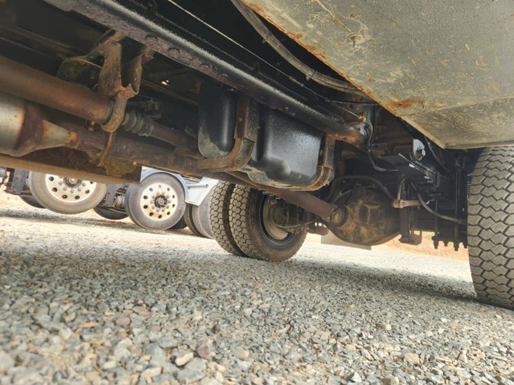 2011-ford-f550-image-68