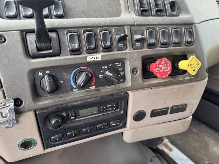 #1084-•-2006-sterling-tandem-axle-patrol-truck-image-73