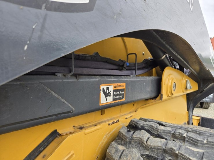 2022-deere-333g-image-19