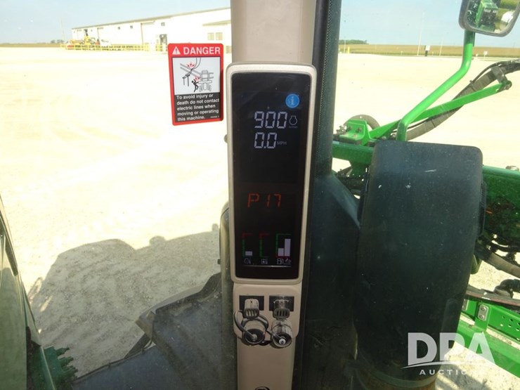 2020-john-deere-f4365-image-118