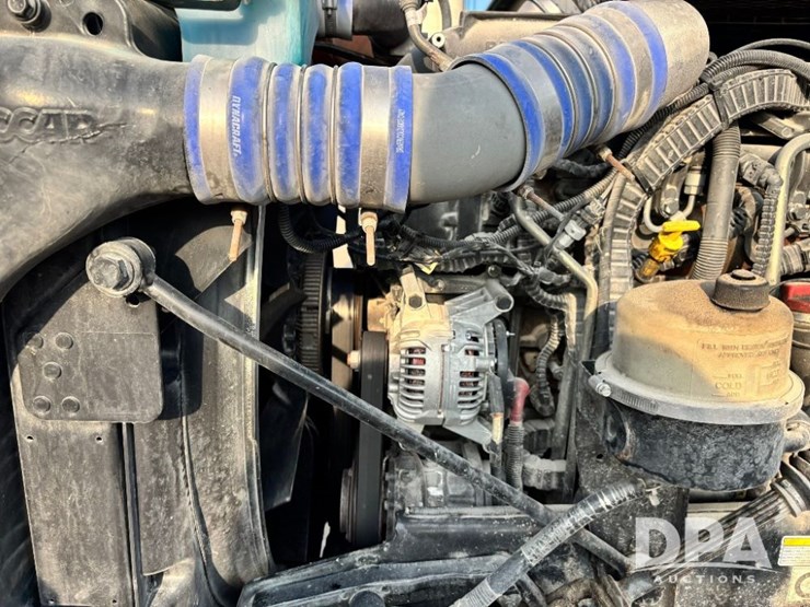 2015-peterbilt-579-image-63