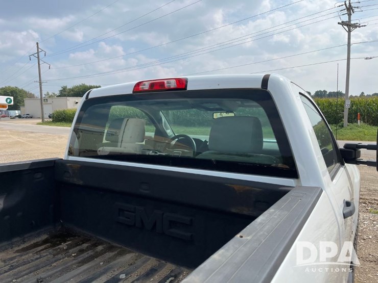 2017-gmc-3500-image-21