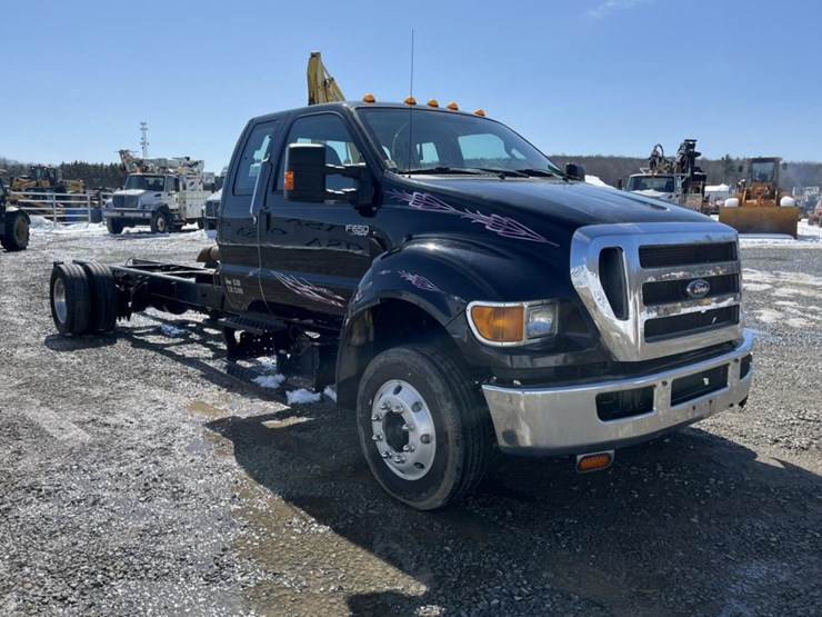 2013-ford-f650-xlt-image-7