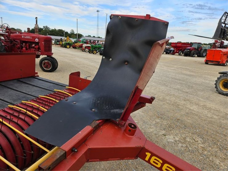 new-holland-166-image-10