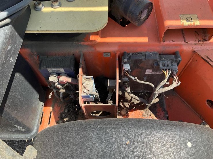 2012-jlg-t350-image-22