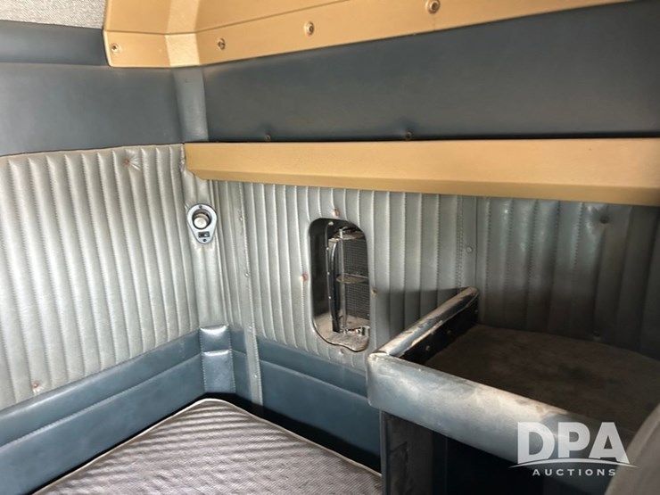 1999-kenworth-t600-image-54