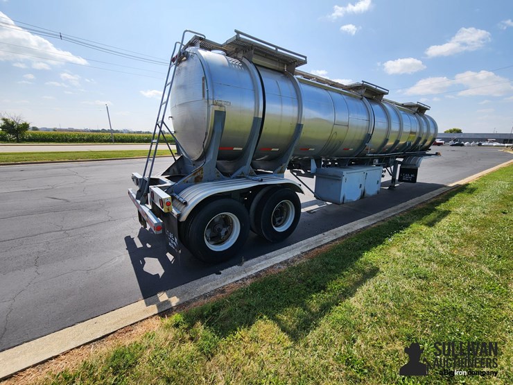 1968-fruehauf-tanker-image-5