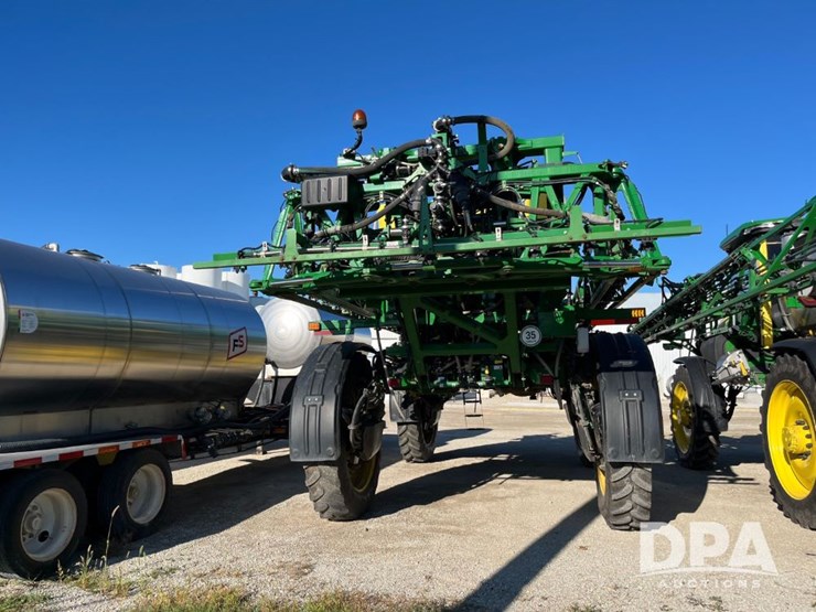 2019-john-deere-r4045-image-11