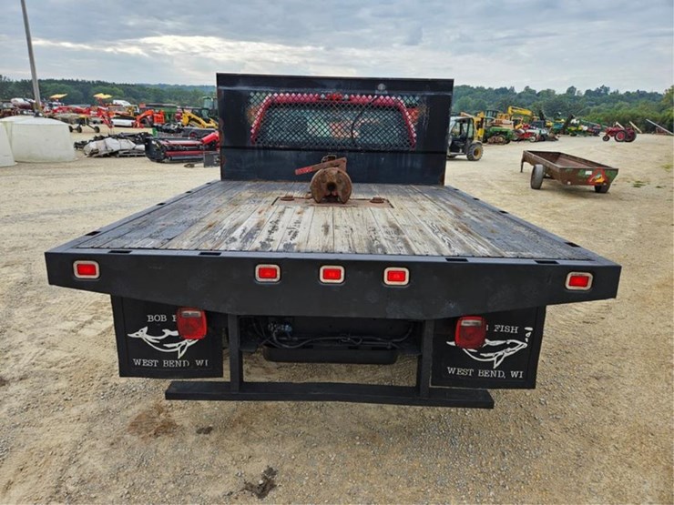 2013-chevrolet-3500hd-image-4