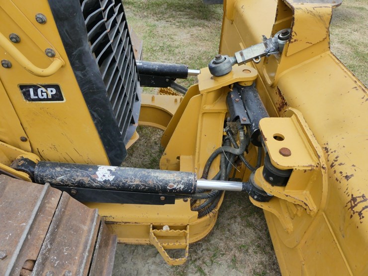 caterpillar-d3-lgp-image-7