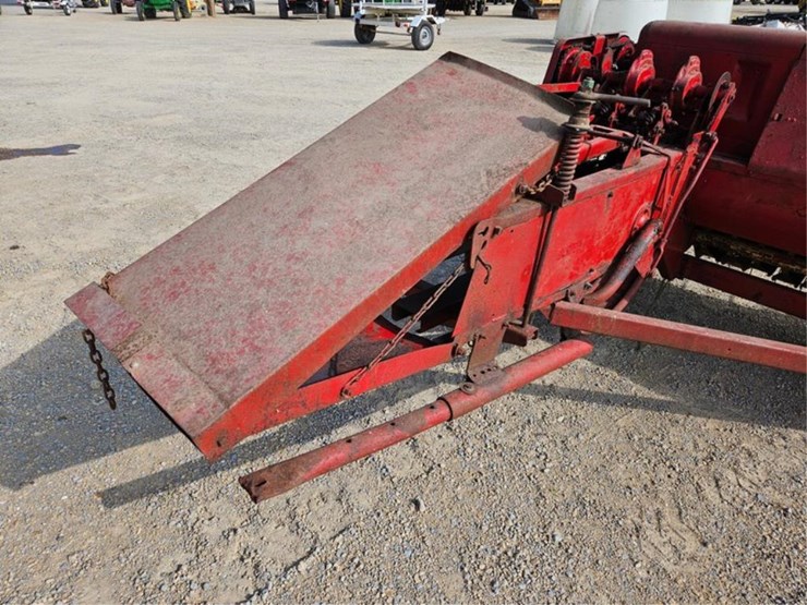 new-holland-68-image-18