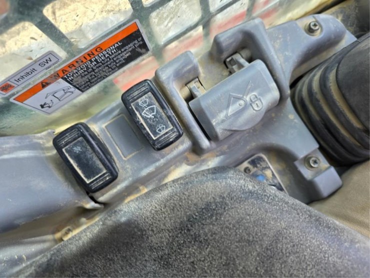 kubota-svl75-2-image-16