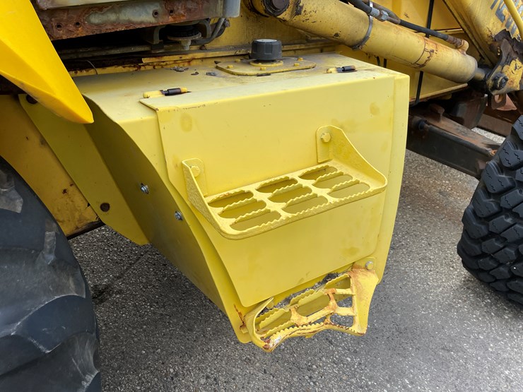 new-holland-lb75b-image-29