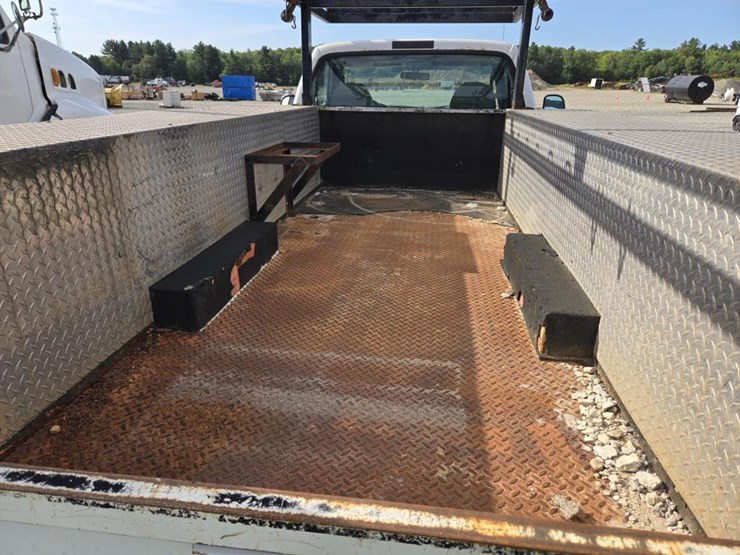 2006-ford-f550-image-28